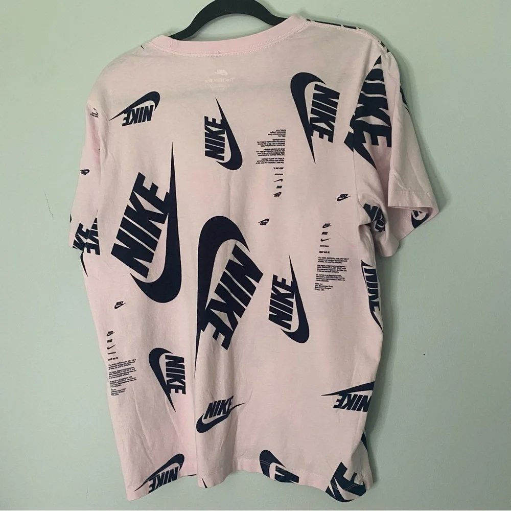 Men’s Nike Club Allover Print Pink Tee Size Large